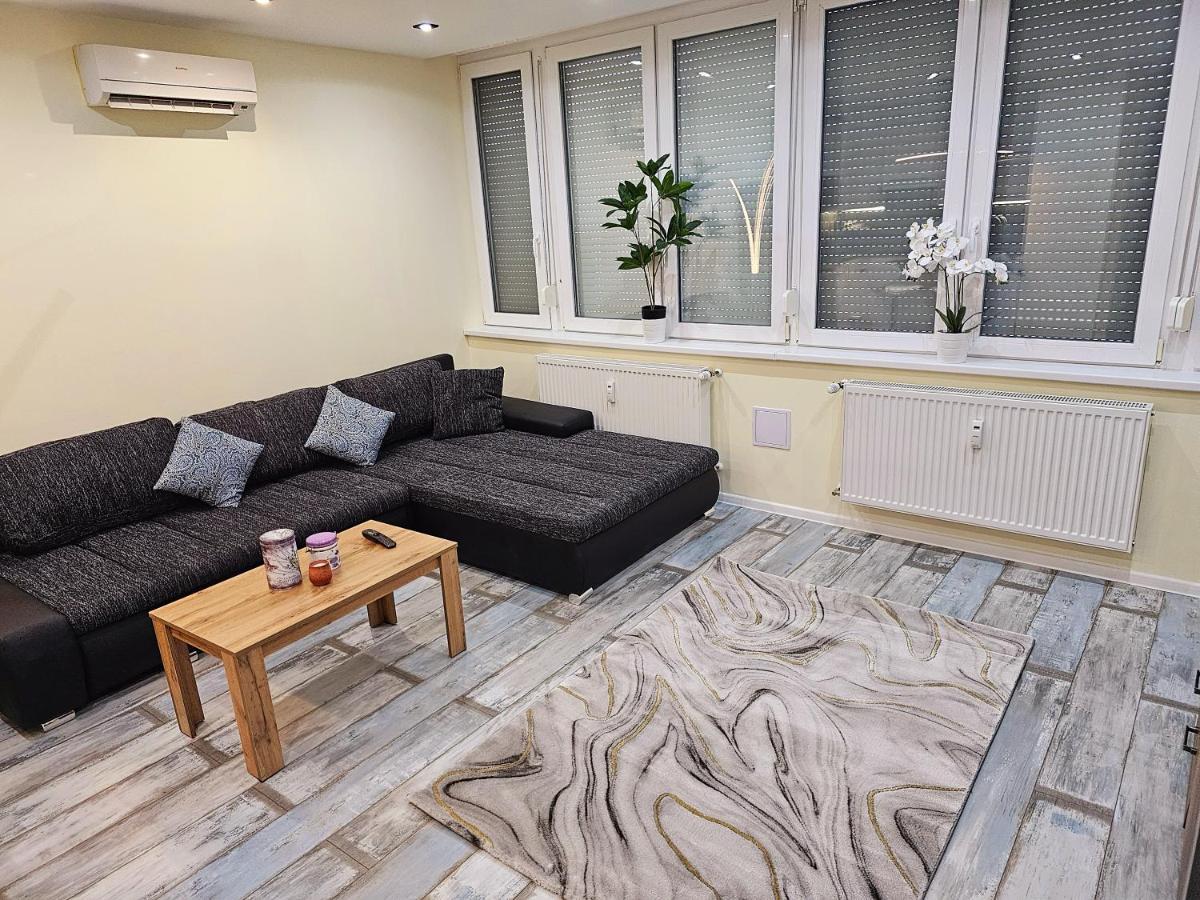 Appartamento Urban Loft Salgótarján Esterno foto