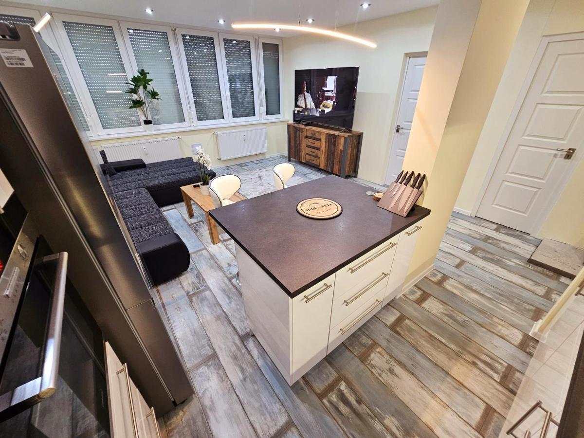 Appartamento Urban Loft Salgótarján Esterno foto