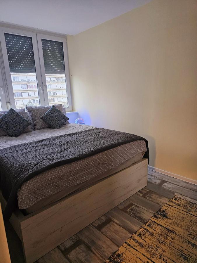Appartamento Urban Loft Salgótarján Esterno foto